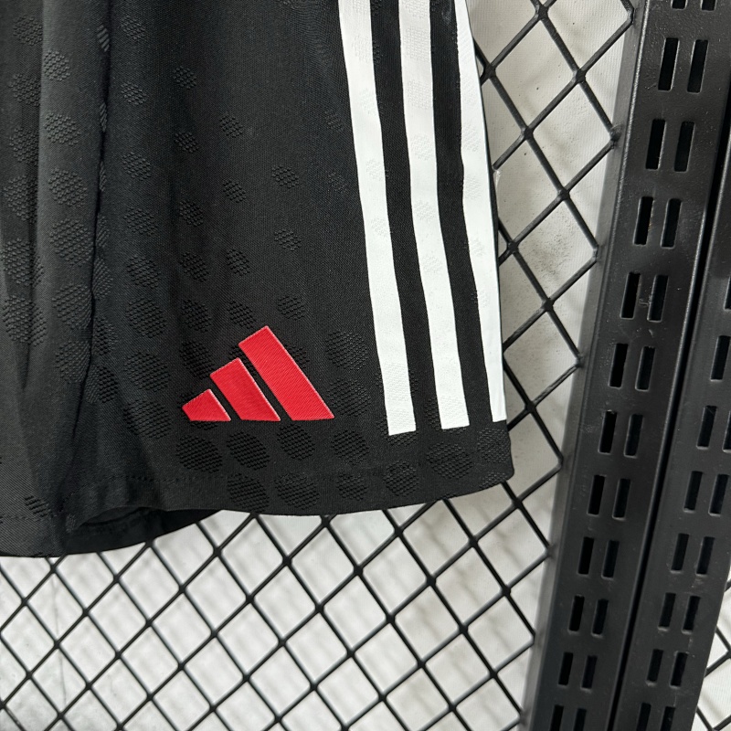 Liverpool Short Local Versión Jugador 2025/26 (Negro) 5