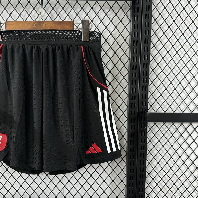 Liverpool Short Local Versión Jugador 2025/26 (Negro) 7