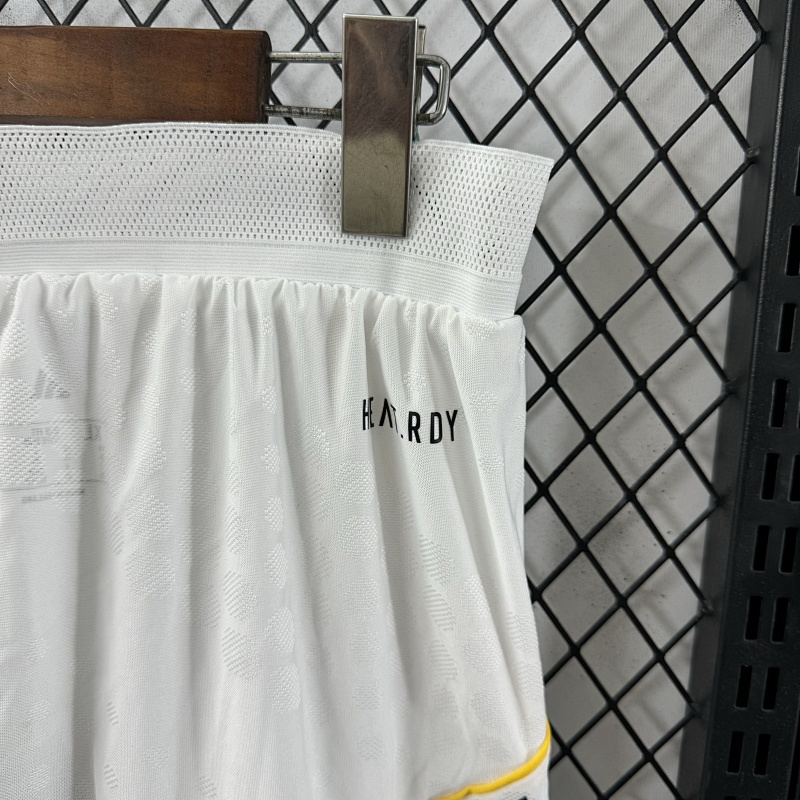 Real Madrid Short Local Versión Jugador 2025/26 (Blanco) 8