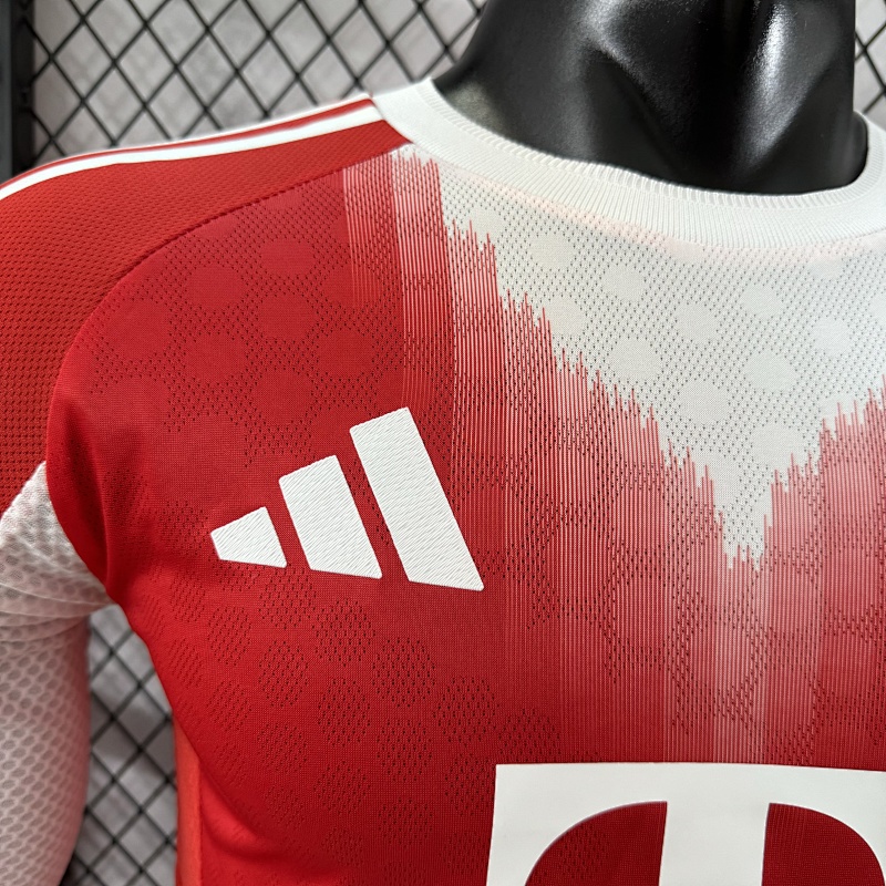 Bayern Munich Local Versión Jugador 2025/26 (Roja, Manga Larga) 4