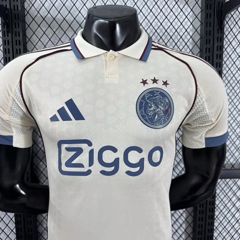 Ajax Tercera Versión Jugador 2025/26 (Blanca) 3