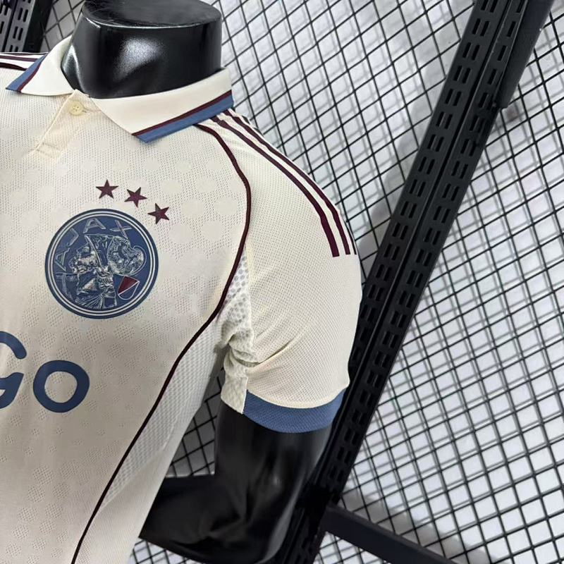 Ajax Tercera Versión Jugador 2025/26 (Blanca) 7