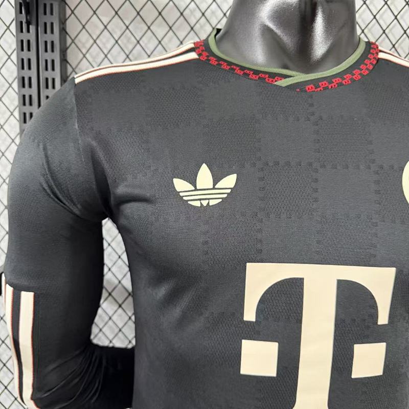 Bayern Munich Tercera Versión Jugador 2025/26 (Negra, Manga Larga) 4