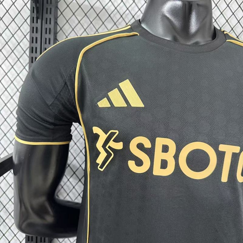 Fulham Tercera Versión Jugador 2025/26 (Negra) 4