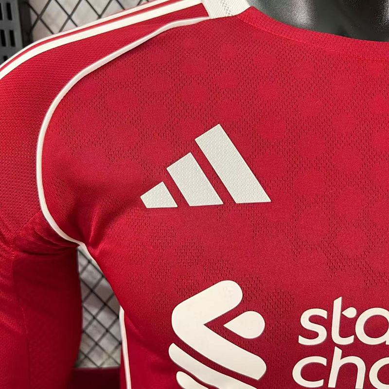 Liverpool Local Versión Jugador 2025/26 (Roja, Manga Larga) 4