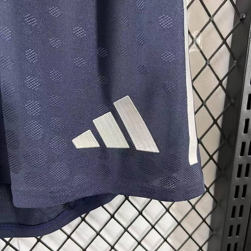Real Madrid Short Visitante Versión Jugador 2025/26 (Azul Marino) 4