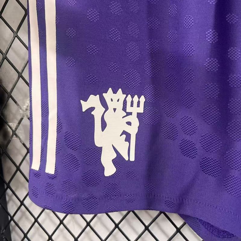 Manchester United Short Visitante Versión Jugador 2025/26 (Morado) 3