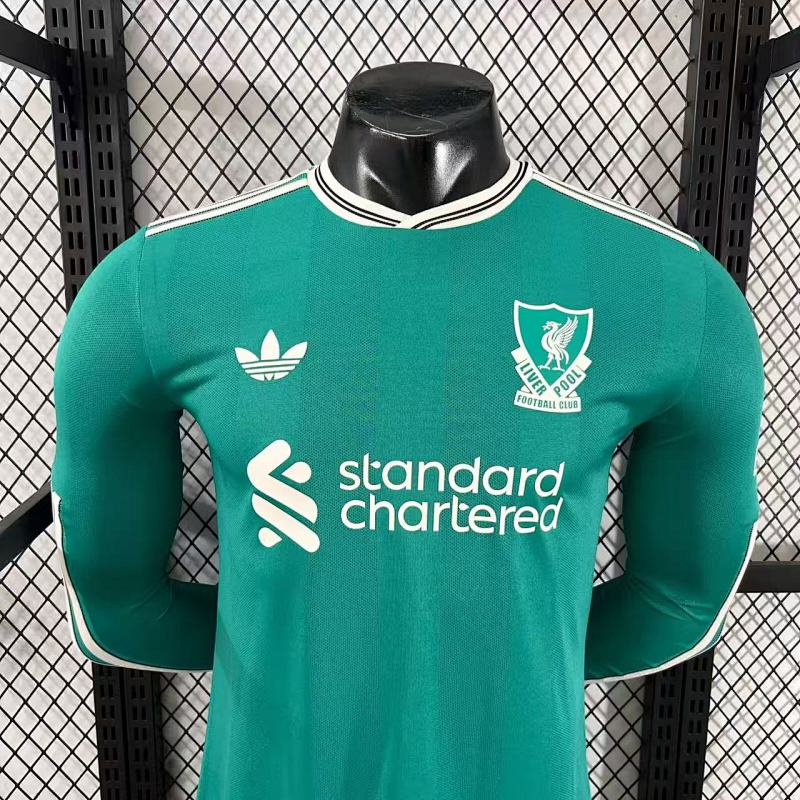 Liverpool Tercera Versión Jugador 2025/26 (Verde, Manga Larga) 3