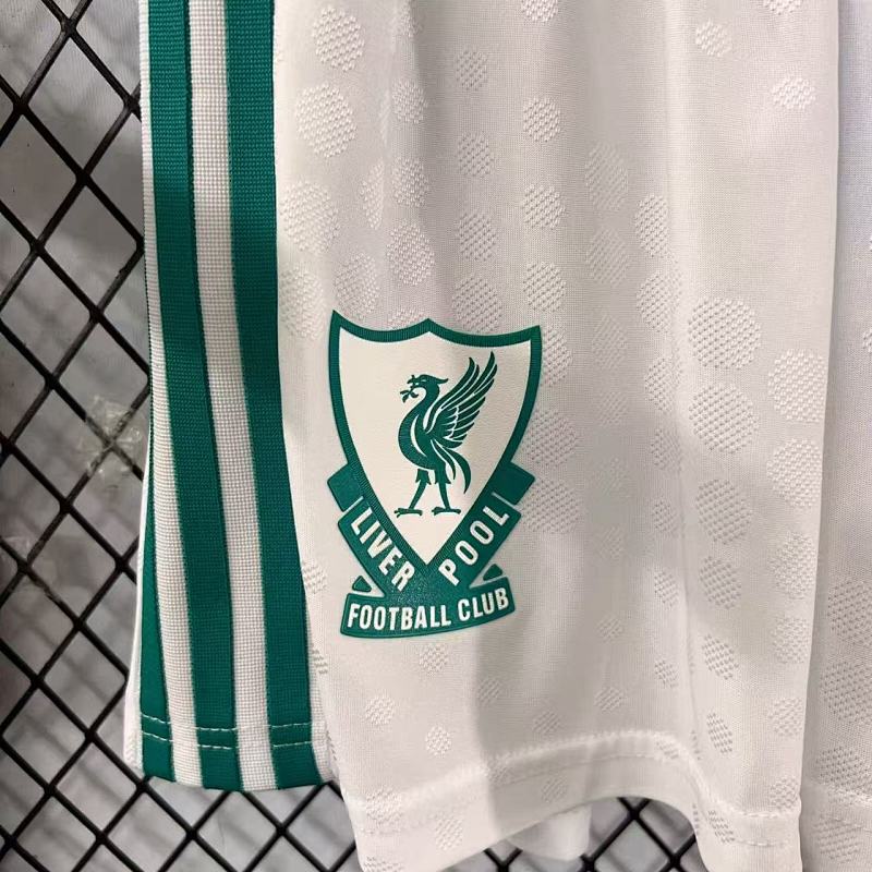 Liverpool Short Tercera Versión Jugador 2025/26 (Blanco) 3