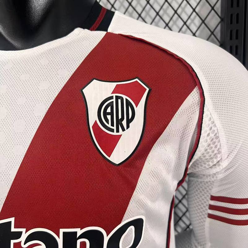 River Plate Local Versión Jugador 2025/26 (Blanca, Manga Larga) 5