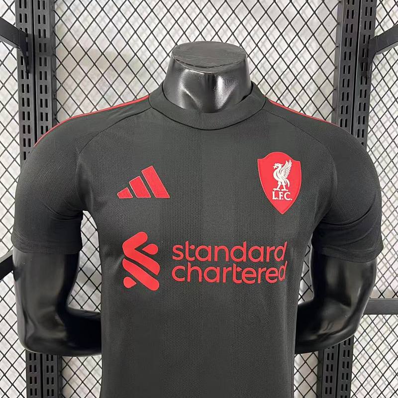 Liverpool Edición Especial Versión Jugador 2025/26 (Negra) 3