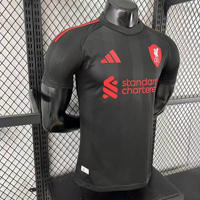 Liverpool Edición Especial Versión Jugador 2025/26 (Negra) 5