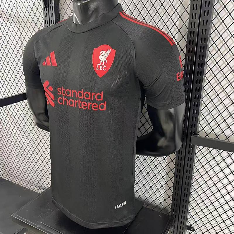 Liverpool Edición Especial Versión Jugador 2025/26 (Negra) 6