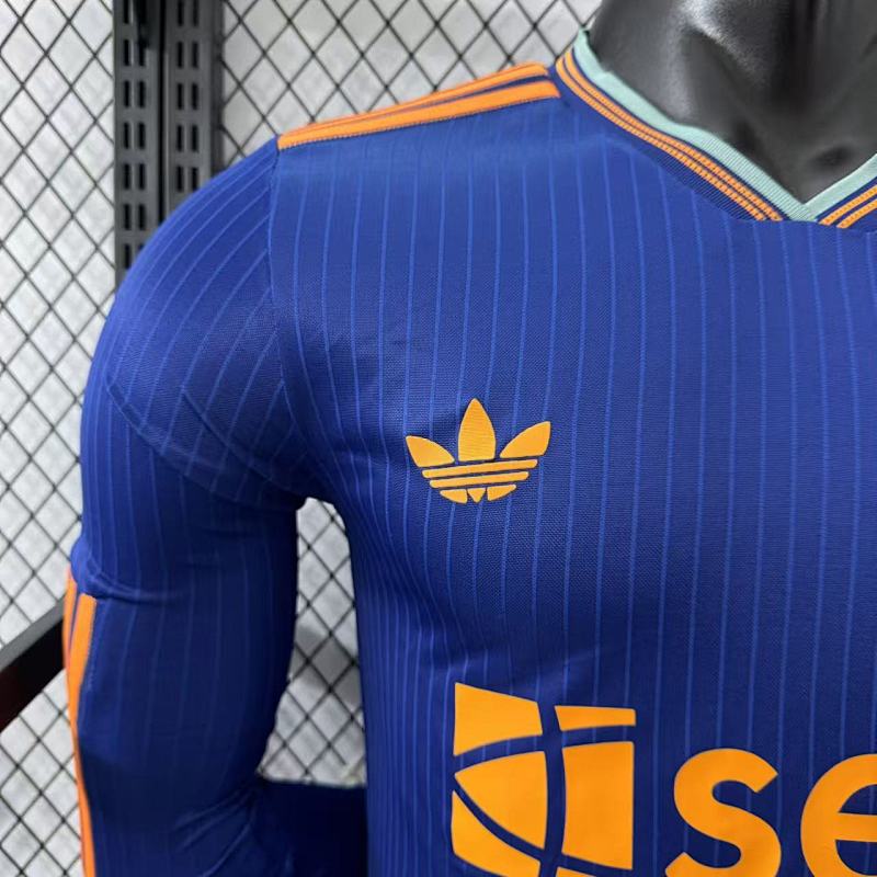 Newcastle United Tercera Versión Jugador 2025/26 (Azul, Manga Larga) 4