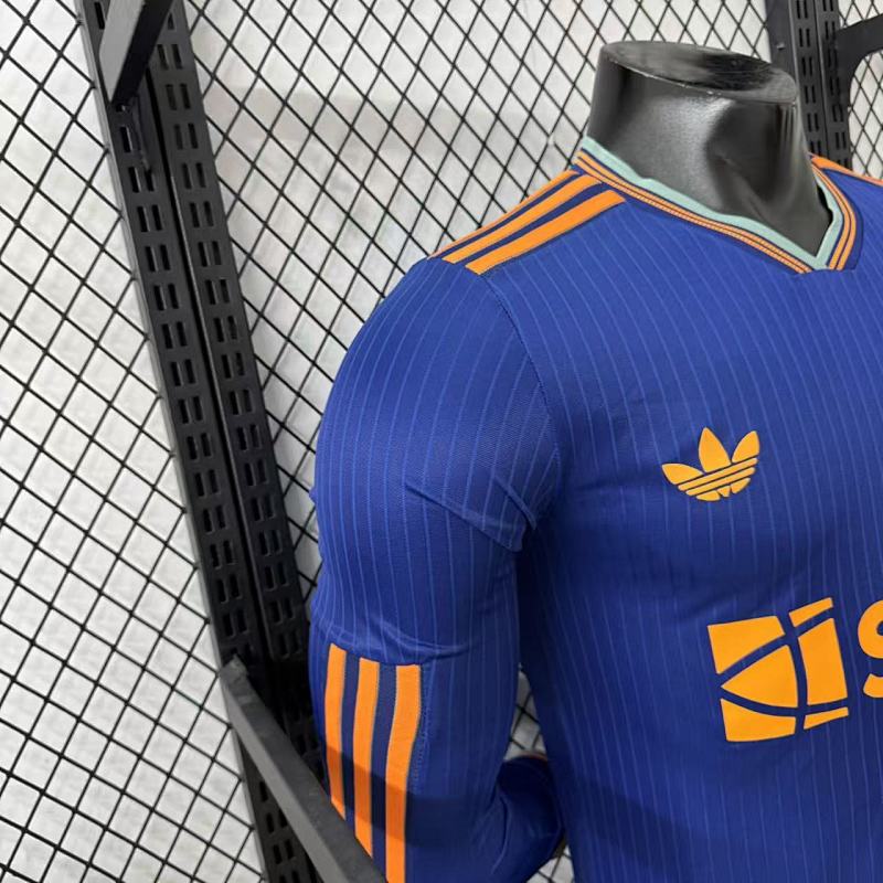 Newcastle United Tercera Versión Jugador 2025/26 (Azul, Manga Larga) 8
