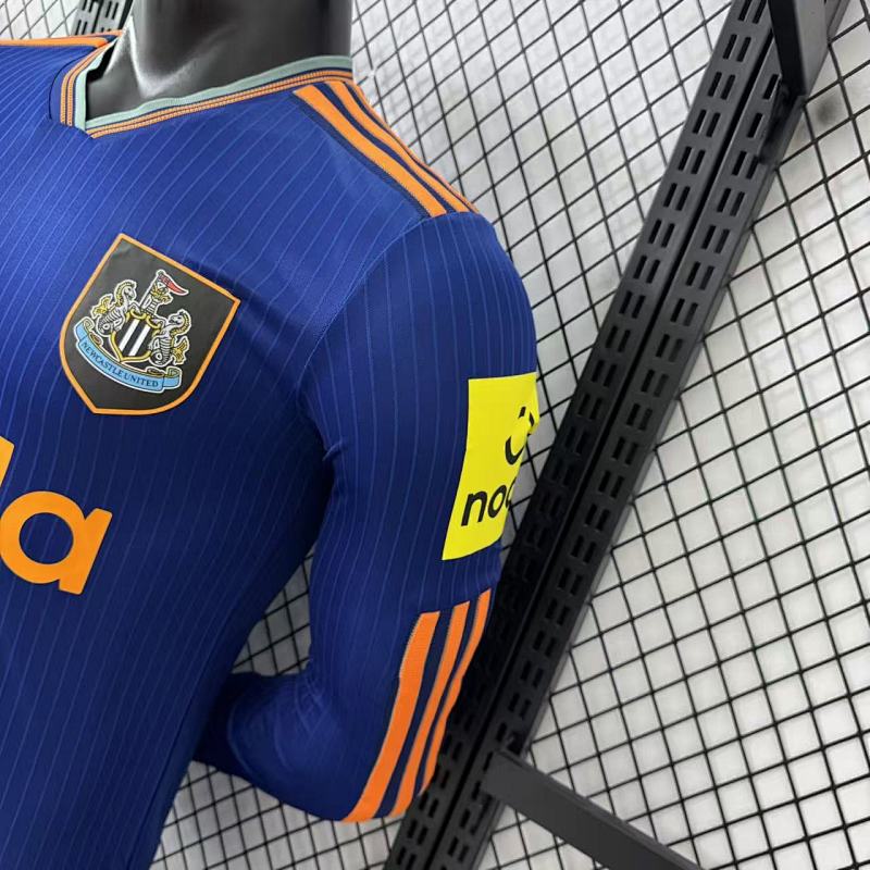 Newcastle United Tercera Versión Jugador 2025/26 (Azul, Manga Larga) 9