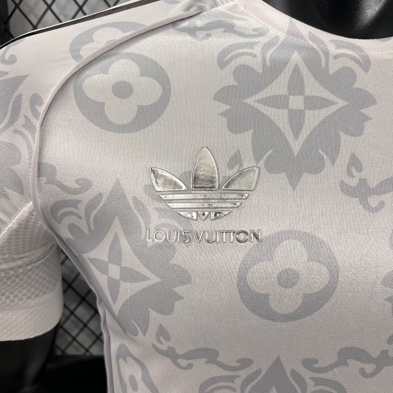 Real Madrid Edición Especial Versión Jugador 2025/26 (Blanca) 7