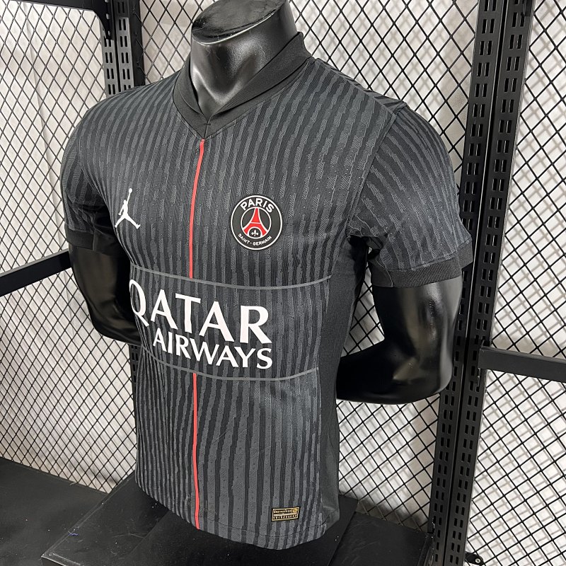 Paris Saint-Germain Cuarta Versión Jugador 2025/26 (Negra) 4