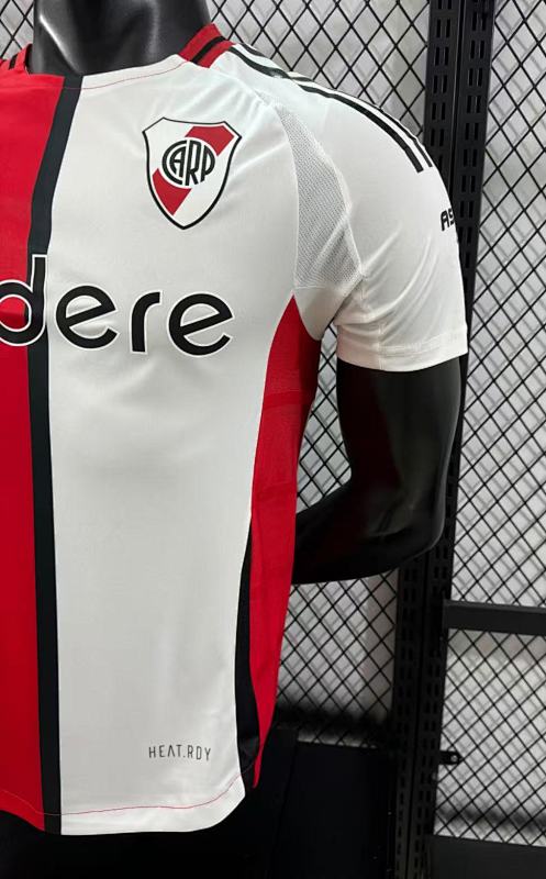 River Plate Cuarta Versión Jugador 2024/25 (Blanca) 4