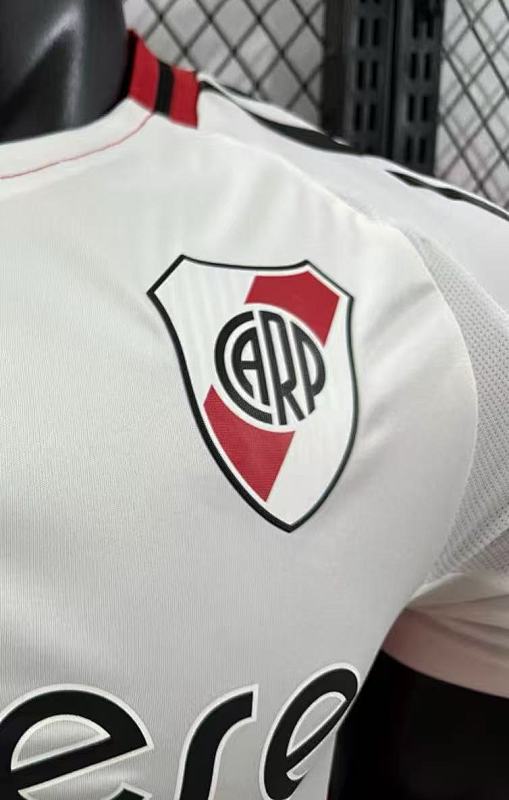 River Plate Cuarta Versión Jugador 2024/25 (Blanca) 6