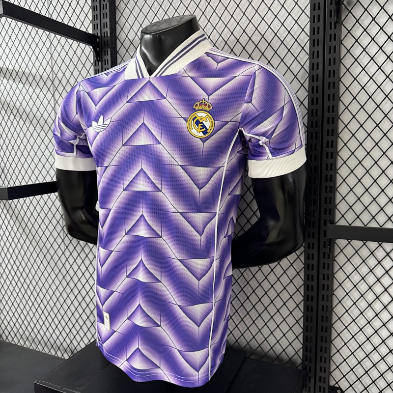 Real Madrid Edición Retro (Morada) 7