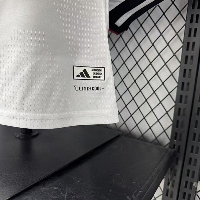 Alemania Local Versión Jugador 2026 (Blanca, Manga Larga) 11