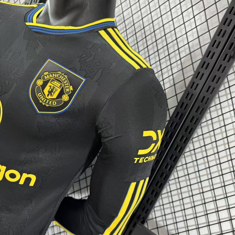 Manchester United Tercera Versión Jugador 2025/26 (Negra, Manga Larga) 9