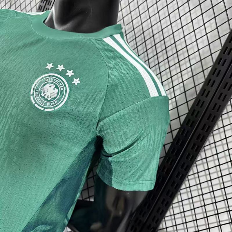 Alemania Portero Versión Jugador 2026 (Verde) 9