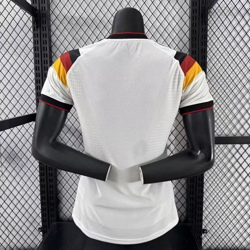 Alemania Local Versión Mujer 2026 (Blanca) 2
