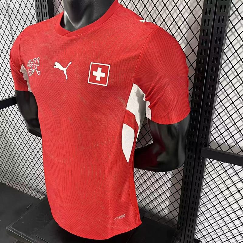 Suiza Local Versión Jugador 2026 (Roja, Manga Larga) 9