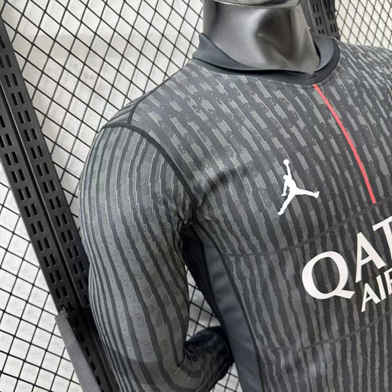 Paris Saint-Germain Cuarta Versión Jugador 2025/26 (Negra, Manga Larga) 8