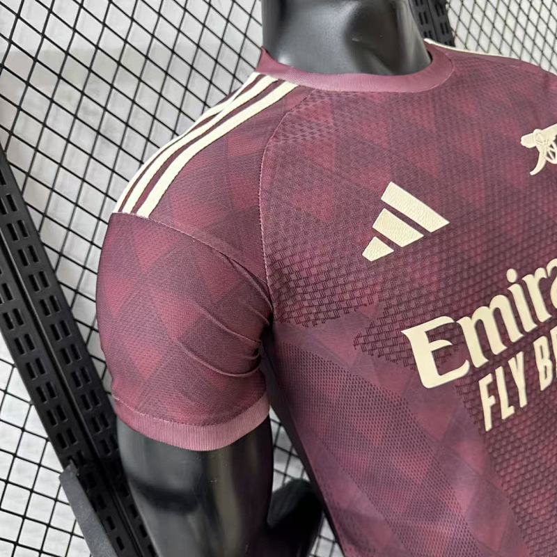 Arsenal Edición Especial Diseño 2 Versión Jugador 2026 (Granate) 8