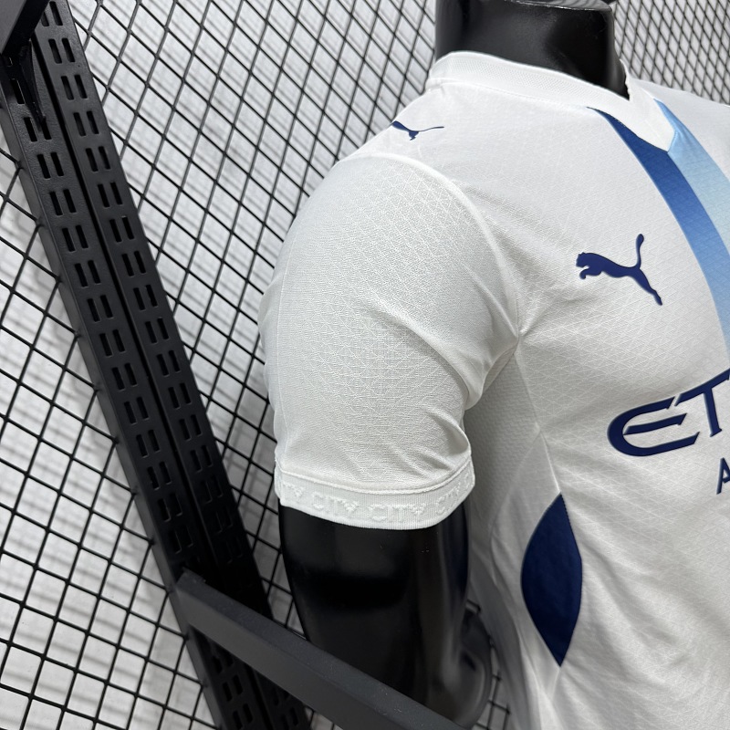 Manchester City Tercera Versión Jugador 2026 (Blanca) 8
