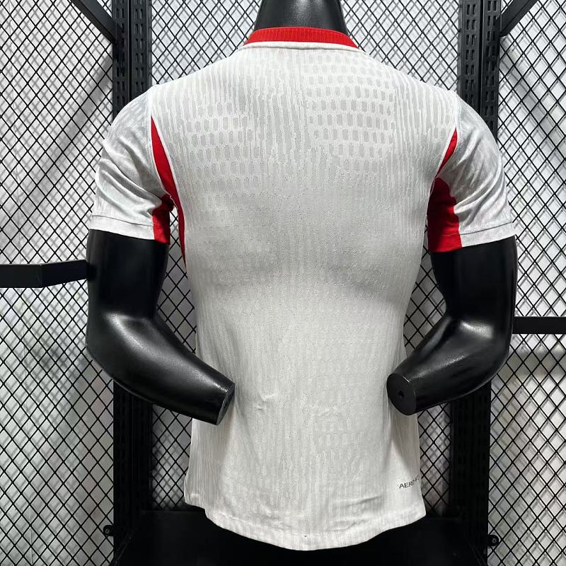 Polonia Local Versión Jugador 2026 (Blanca) 2