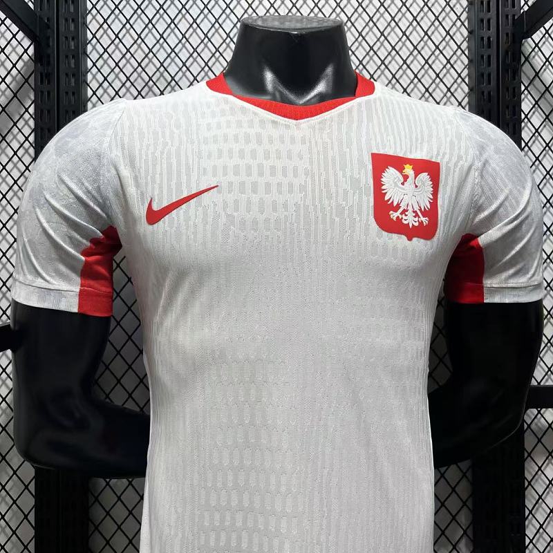 Polonia Local Versión Jugador 2026 (Blanca) 3