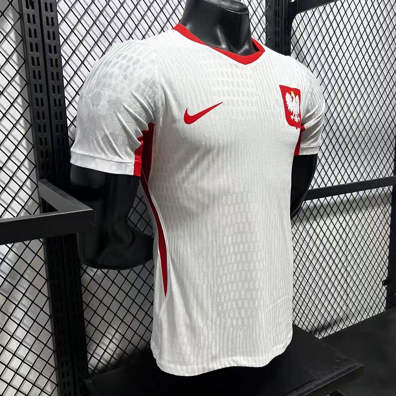 Polonia Local Versión Jugador 2026 (Blanca) 6