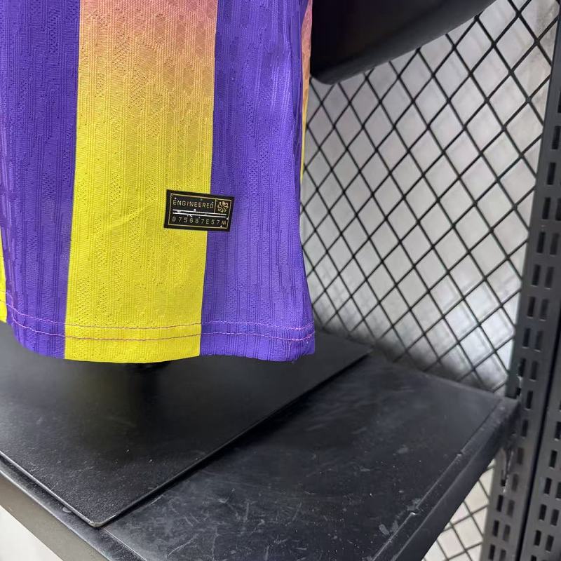 FC Barcelona Edición Especial Versión Jugador 2026 (Morada) 11