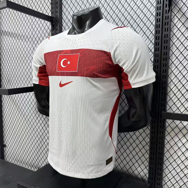 Turquía Visitante Versión Jugador 2026 (Blanca) 6
