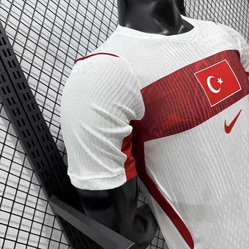Turquía Visitante Versión Jugador 2026 (Blanca) 7