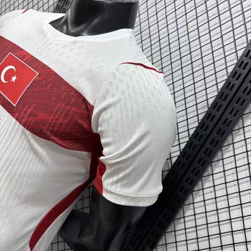 Turquía Visitante Versión Jugador 2026 (Blanca) 8