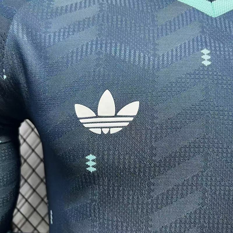 Alemania Visitante Versión Jugador 2026 (Azul Marino, Manga Larga) 7