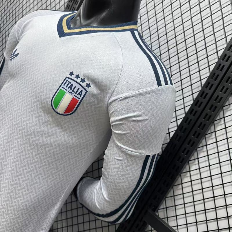 Italia Visitante Versión Jugador 2026 (Blanca, Manga Larga) 4