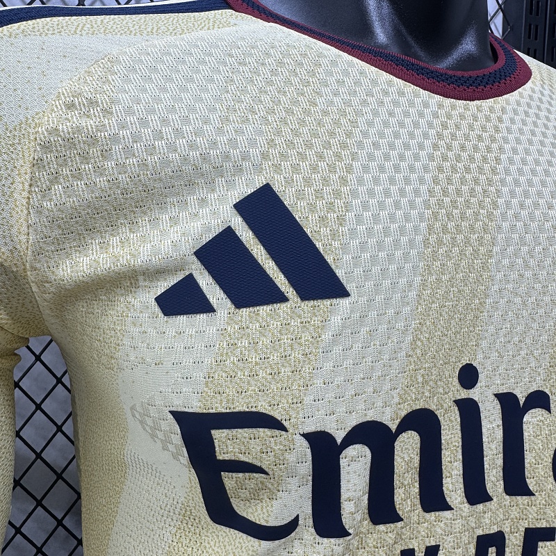Arsenal Tercera Versión Jugador 2026 (Beige, Manga Larga) 9