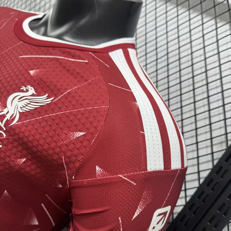 Liverpool Local Versión Jugador 2026/27 (Roja, Manga Larga) 4