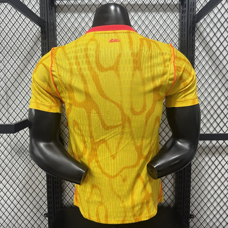 China Visitante Versión Jugador 2026 (Amarilla) 12