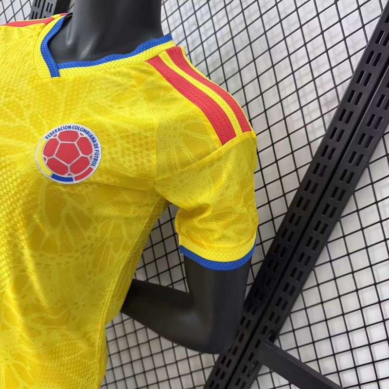 Colombia Local Versión Mujer 2026 (Amarilla) 4