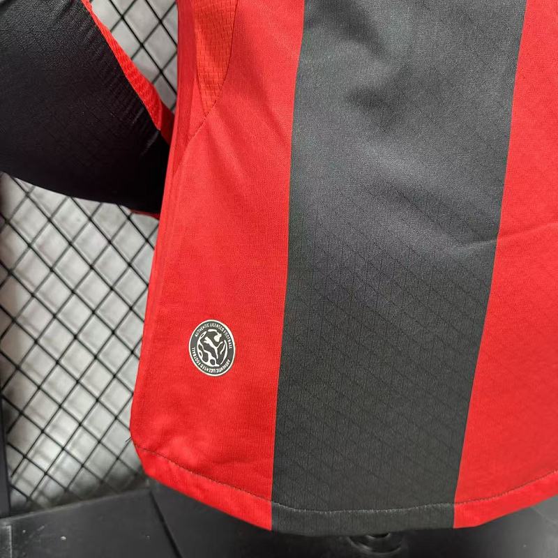 AC Milan Local Versión Jugador 2026/27 (Roja, Manga Larga) 10