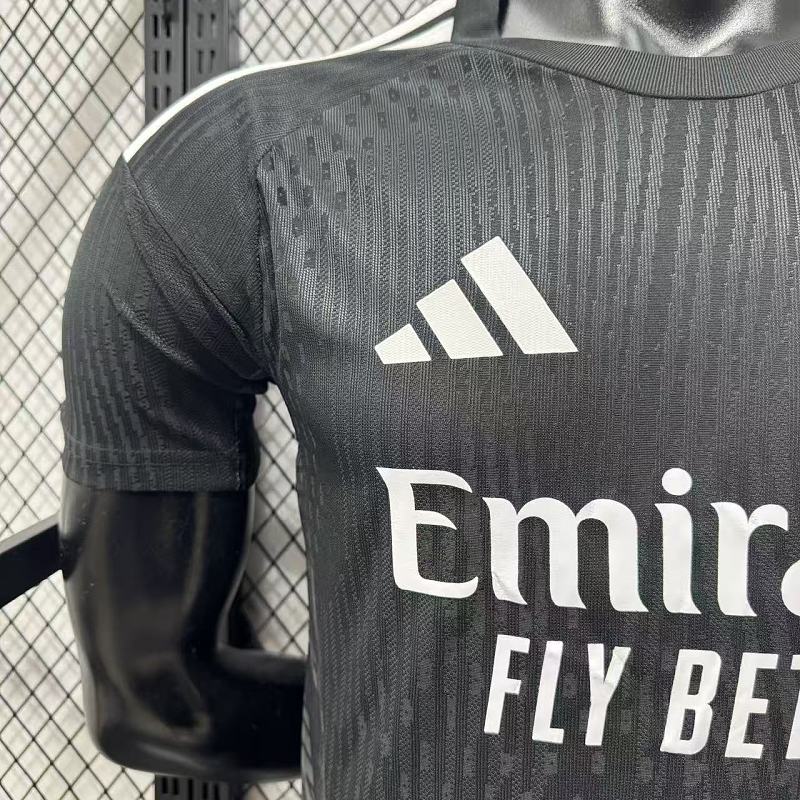 Real Madrid Portero Versión Jugador 2026/27 (Negra) 4