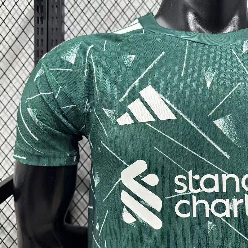 Liverpool Portero Versión Jugador 2026/27 (Verde) 4