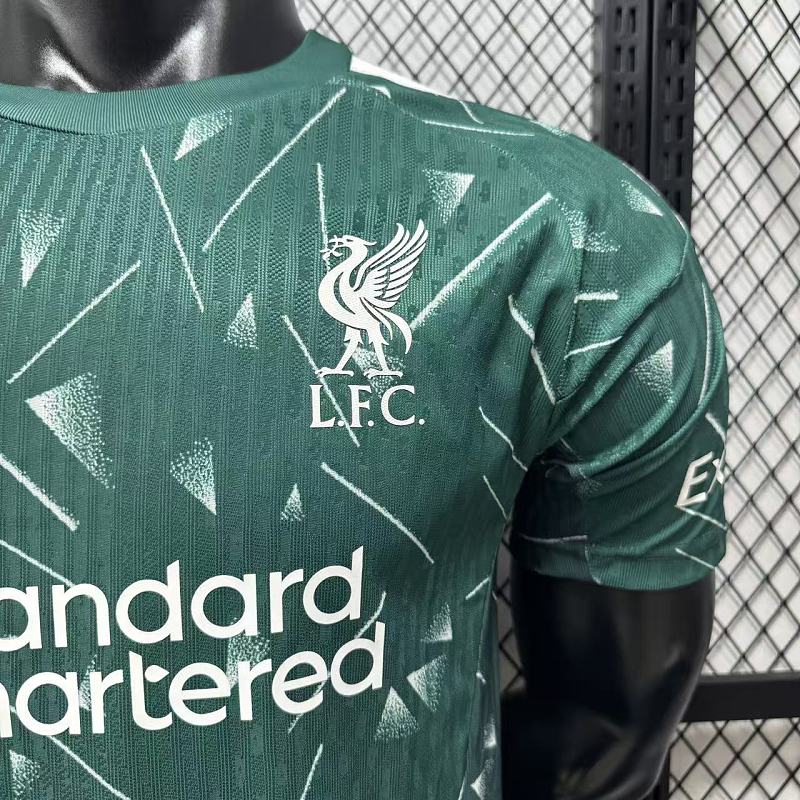 Liverpool Portero Versión Jugador 2026/27 (Verde) 5